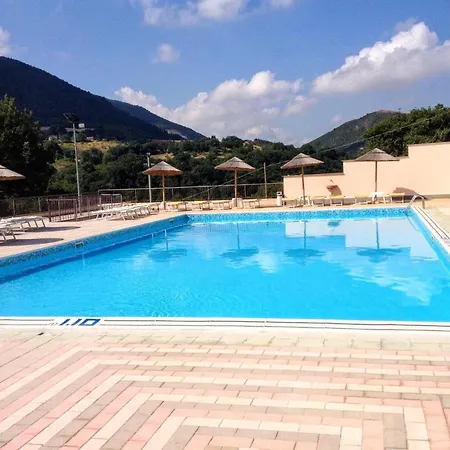 With Garden For 6 People, Cleaning Included * Assisi