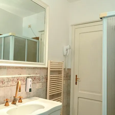 With Garden For 6 People, Cleaning Included Holiday home
