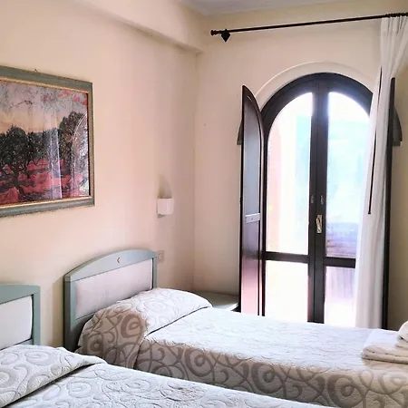 With Garden For 6 People, Cleaning Included Assisi