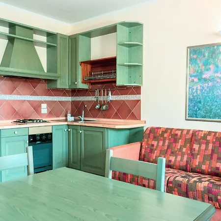 With Garden For 6 People, Cleaning Included Holiday home *