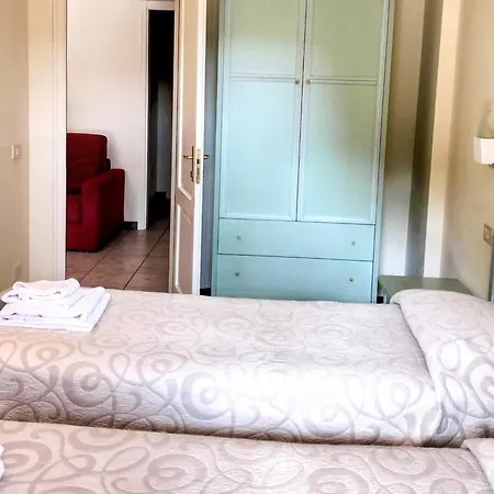 With Garden For 6 People, Cleaning Included Holiday home Assisi