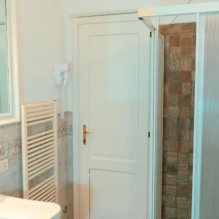 With Garden For 6 People, Cleaning Included